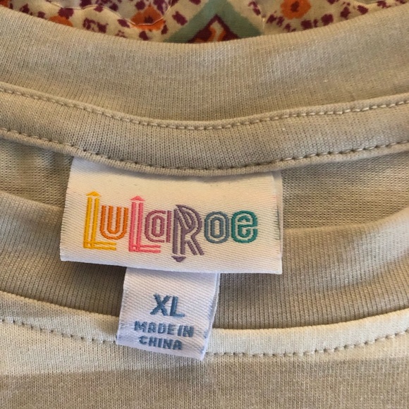 LuLaRoe Erin Top XL - Picture 2 of 6